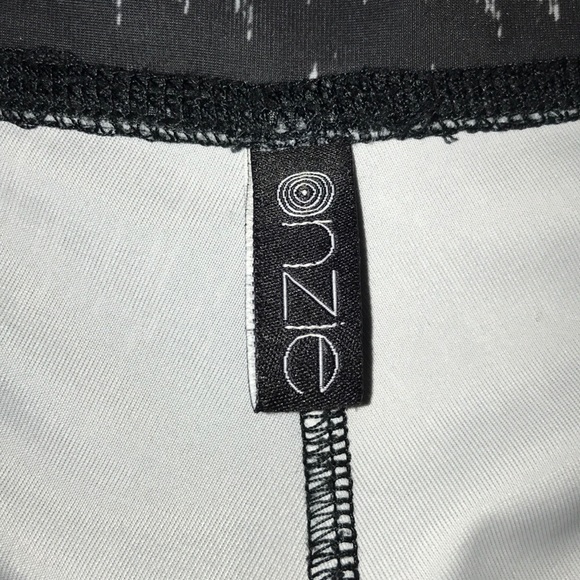 ONZIE black and white leggings - Picture 4 of 7